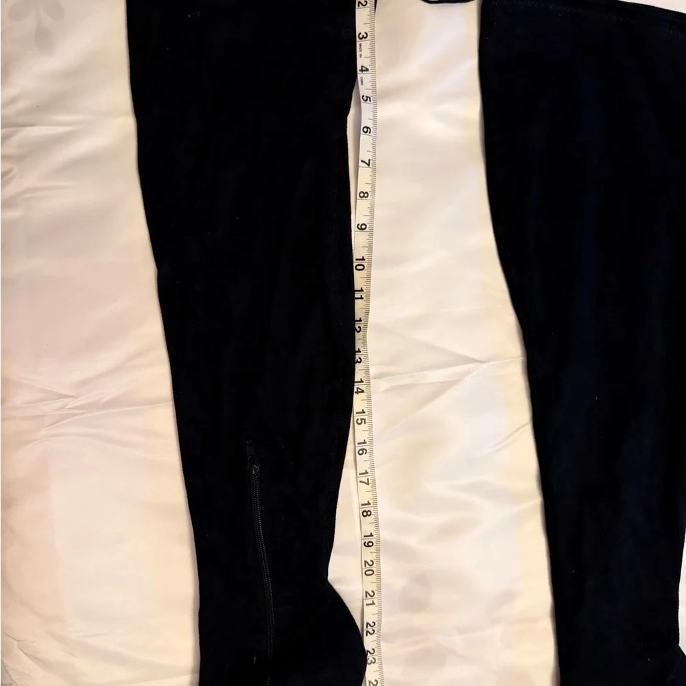 Black Over-the-Knee Heeled Boots (Size 8) Forever 21 winter boots suede